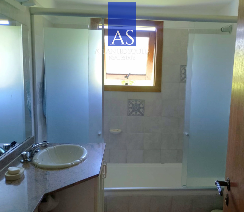 Apartamento ID.4052 - Apartamento amplio 3 dormitorios en Playa Brava garage piscina cerca del mar Punta del Este