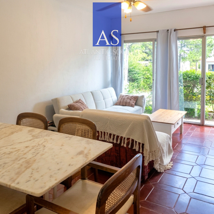 Apartamento ID.4665 - Apartamento de 2 dormitorios, patio con barbacoa y cochera techada en Punta del Este