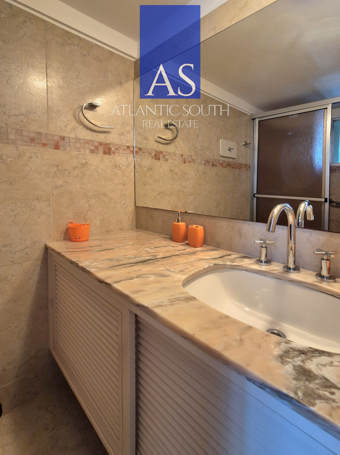 Apartamento ID.4341 - Apartamento piso alto 3 dormitorios y medio terraza garage con vista al mar Península Punta del Este