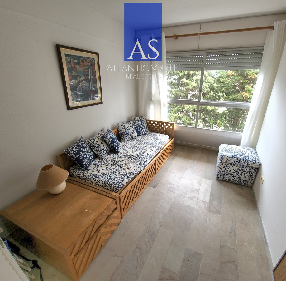 Apartamento ID.2502 - Oportunidad Penthouse 3 dormitorios con parrillero cochera Playa Mansa