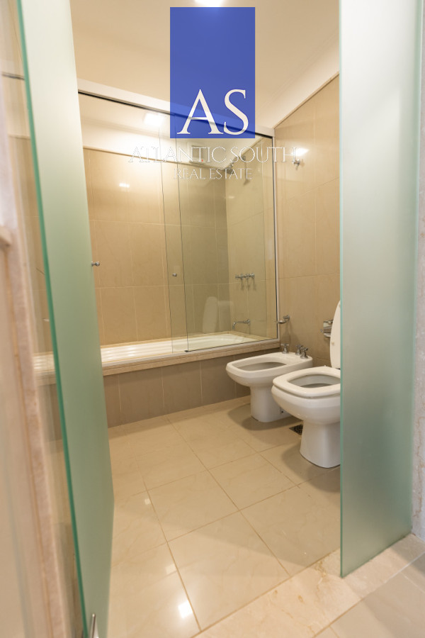 Apartamento ID.5184 - Apartamento de 2 dormitorios en complejo privado Playa Mansa 