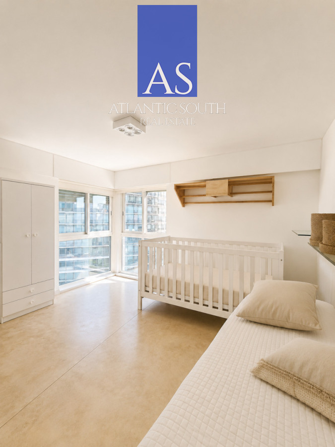 Apartamento ID.4892 - Planta de categoría de 3 suites reciclada frente al mar en Península