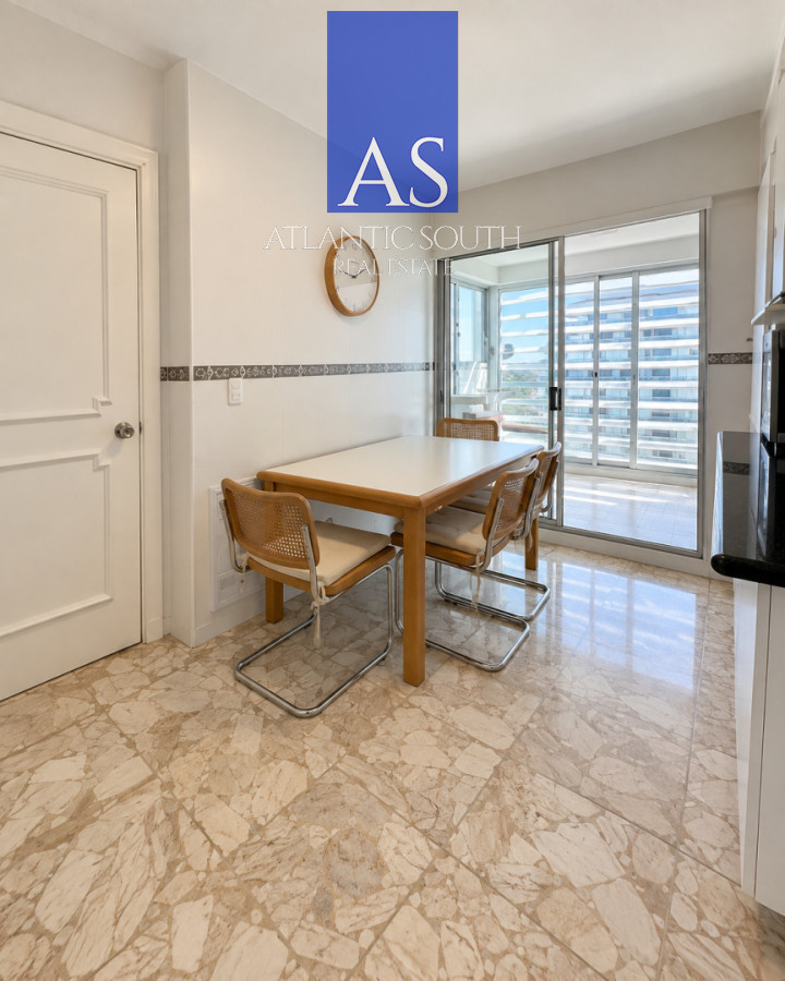 Apartamento ID.5117 - Apartamento en venta y alquiler, frente al mar, primera linea mansa, Punta del Este