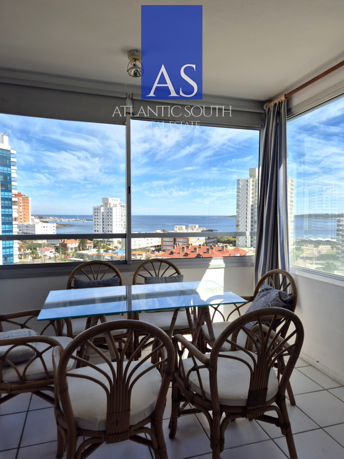 Apartamento ID.4422 - Penthouse 2 dormitorios con vista al mar garage Playa Mansa y Brava Punta del Este