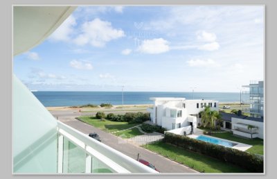 Apartamento 2 dormitorios con parrillero y vista frente al mar a estrenar Playa Mansa Pinares Punta del Este