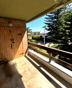 Apartamento de 3 dormitorios a metros del mar parrillero propio y estufa a leña Playa Mansa Punta del Este 