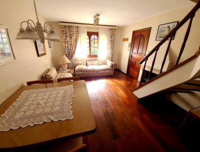 Oportunidad venta casa 2 dormitorios Playa Mansa cochera y parrillero