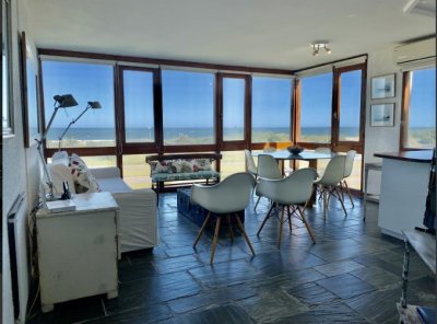 Apartamento de 2 dormitorios con vista al mar Primera Linea Playa Brava 