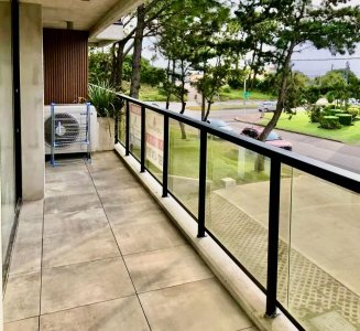 Apartamento de 2 dormitorios en primera linea Playa Mansa 