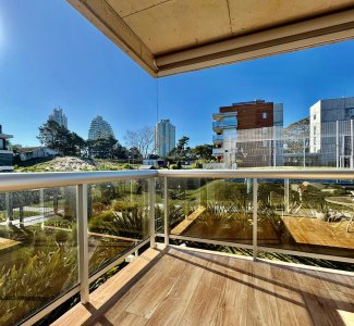 Apartamento de 2 dormitorios con servicios Playa Mansa 