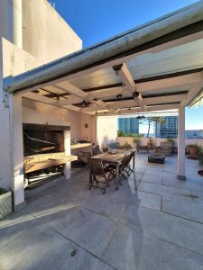 Penthouse 3 dormitorios barbacoa uso exclusivo garage piscina Playa Mansa Punta del Este