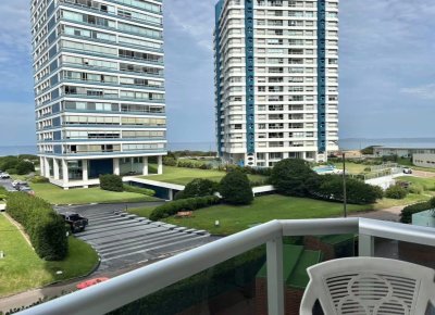 Oportunidad de 2 dormitorios + dependencia con vista a la Playa Brava 