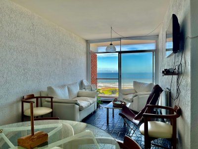 VENTA: APARTAMENTO 2 DORMITORIOS PRIMERA LINEA BRAVA PUNTA DEL ESTE 