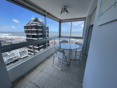 Apartamento 2 dormitorios con garage psio alto en Península Punta del Este 