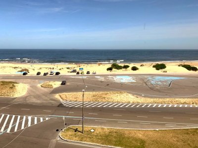 Apartamento reciclado 3 dormitorios primera linea Playa Brava