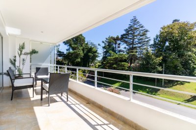 PENTHOUSE 2 dormitorios 3 baños completos gran barbacoa exclusiva Golf Playa Brava Punta del Este