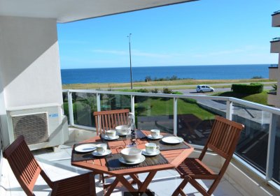 Apartamento frente al mar 3 dormitorios Playa Mansa Pinares Punta del Este