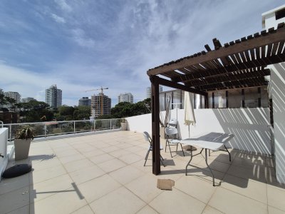 Alquiler anual penthouse con barbacoa de uso exclusivo Punta del Este