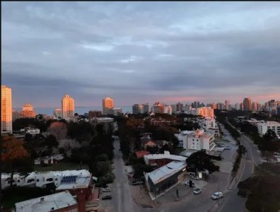 Apartamento de 2 dormitorios edificio moderno Punta del Este