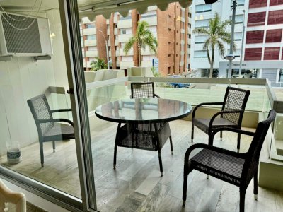 Venta 3 dormitorios con terraza a pasos del puerto Península 