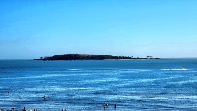 Apartamento 2 dormitorios Vista infinita al mar primera línea con estufa a leña esquinero al oeste garage Playa Mansa Punta del Este