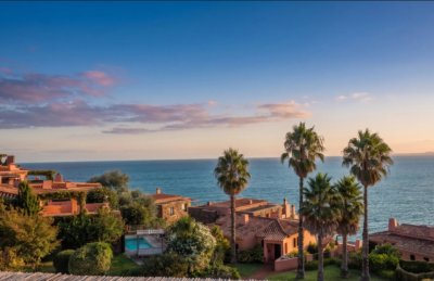 Exclusiva casa en Marina del Este reciclada con los mejores atardeceres de Punta del Este 