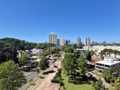 Apartamento de 3 dormitorios terraza garage piscina Punta Shopping Punta del Este