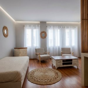 Apartamento de 1 dormitorio totalmente renovado, con cocina integrada y excelente ubicación en Punta del Este