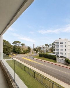 Oportunidad Apartamento 2 dormitorios moderno terraza cochera piscina Playa Mansa Punta del Este