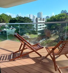 Apartamento 2 dormitorios 2 baños en excelente torre 1 cuadra del mar