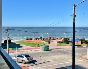 Apartamento de 3 dormitorios y 3 baños con estufa a leña y vista al mar en Península
