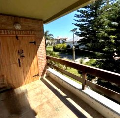 Apartamento de 3 dormitorios a metros del mar parrillero propio y estufa a leña Playa Mansa Punta del Este
