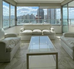 Apartamento de 2 dormitorios más servicio con vista al mar en península
