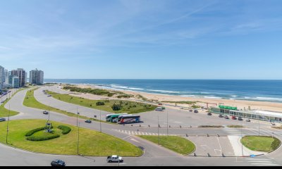 Apartamento de 3 dormitorios en suite frente al mar en Torre Imperiale Playa Brava Punta del Este