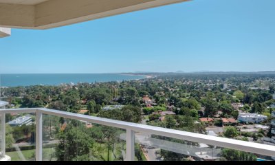 Apartamento de 2 dormitorios con vista al mar Punta del Este
