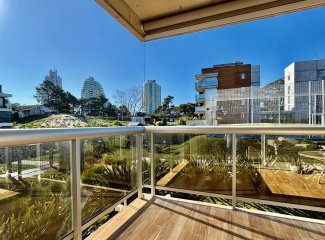 Apartamento de 2 dormitorios con servicios Playa Mansa