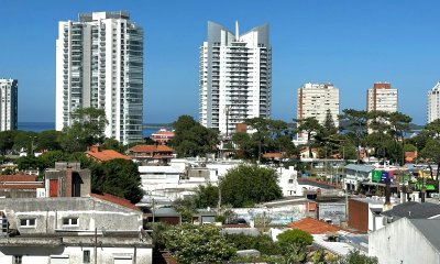 Apartamento moderno 2 dormitorios a estrenar vista parcial al mar excelentes servicios Punta del Este