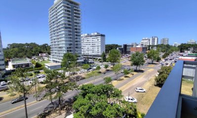 Oportunidad apartamento de 3 dormitorios con balcón en Rooselvelt Punta del Este