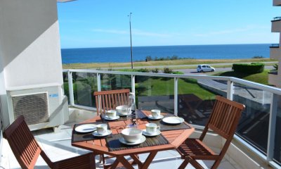 Apartamento frente al mar 3 dormitorios Playa Mansa Pinares Punta del Este