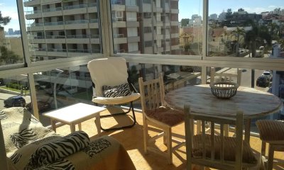 Apartamento de 2 dormitorios con garage vista al mar Puerto Península Punta del Este