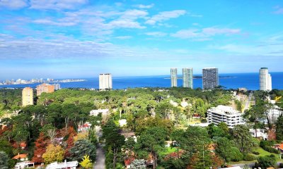 Piso alto 2 dormitorios reciclado con garage vista al mar Playa Mansa Roosevelt Punta del Este