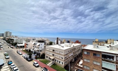 Oportunidad apartamento semi-reciclado 3 dormitorios 2 baños garage Península Punta del Este Duplex-Penthouse