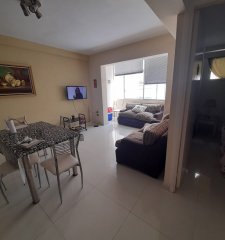 Apartamento 1 dormitorio y medio reciclado con cochera frente al mar parada 1 Playa Mansa Punta del Este