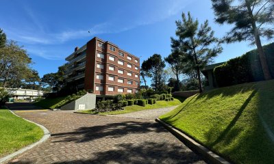 Apartamento 3 dormitorios muy lindo en excelente zona Punta del Este