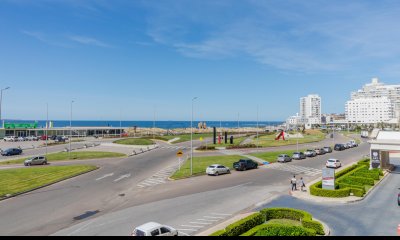 Apartamento de 3 dormitorios en primera línea de  Playa Brava, Punta del Este.