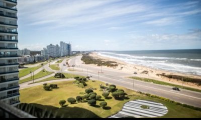 Apartamento de 4 dormitorios primera linea Playa Brava, Punta del Este