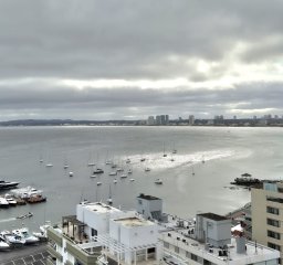 Apartamento piso alto 3 dormitorios y medio terraza garage con vista al mar Península Punta del Este