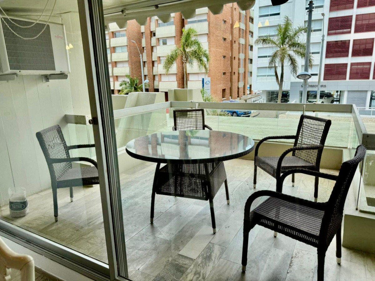Venta 3 dormitorios con terraza a pasos del puerto Península 