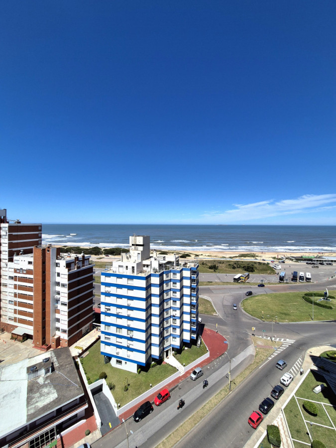 Apartamento 3 dormitorios terraza garage con vista al mar Punta del Este