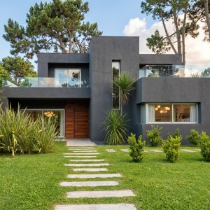 Casa moderna con estilo minimalista de 3 dormitorios en Playa Mansa